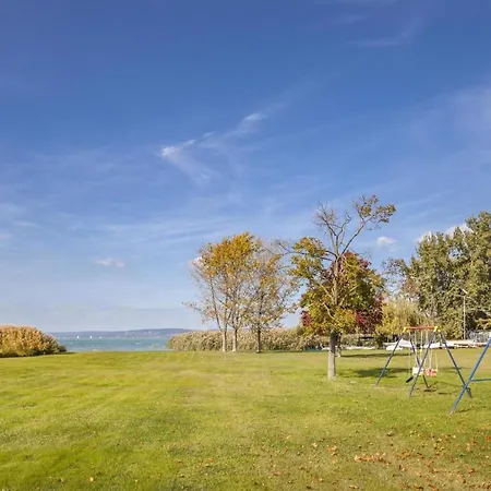 In Balaton 26368 Сантод